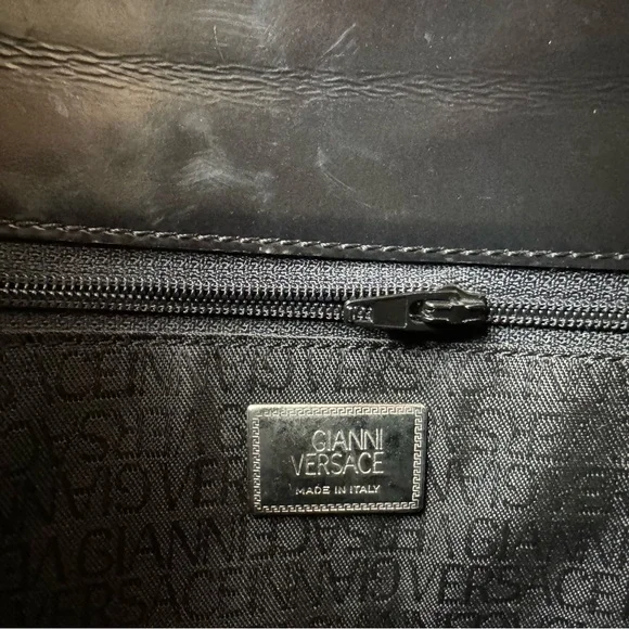 Gianni Versace vintage black patent leather tote shoulder bag silver hardware - Picture 9 of 16